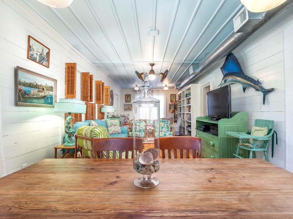 Breeze Inn ไทบีไอส์แลนด์ ภายนอก รูปภาพ